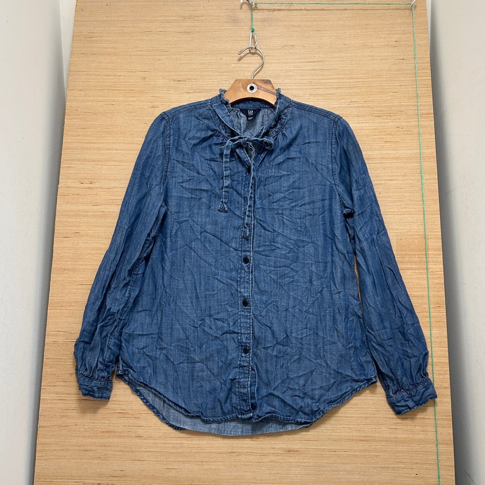 Gap Denim Chambray Shirt Blue Ruffle Frayed Tie Neck Long Sleeve S 7463
